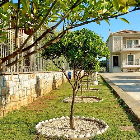 Oasis Villa - Maisonette A Verga Kalamata Exterior photo